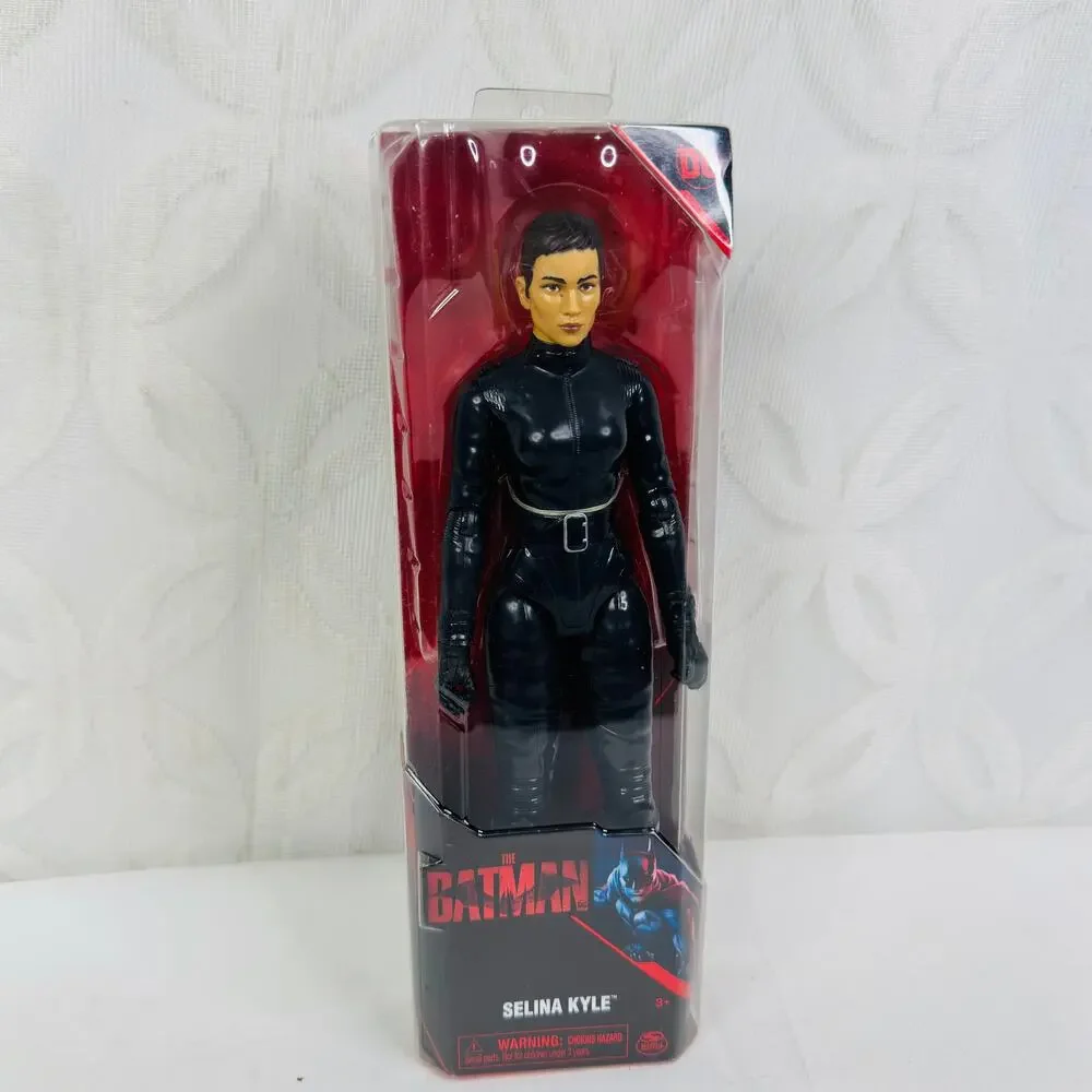 5 for $25|‎ DC Comics 2022 The Batman Movie Collectible Selina Kyle 12-inch